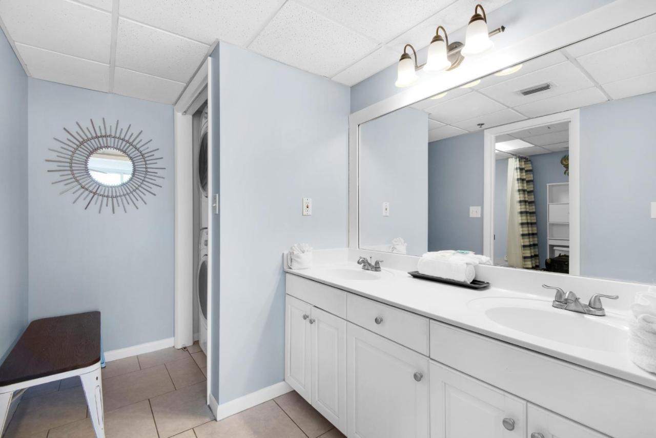 Long 1-402 Apartment *